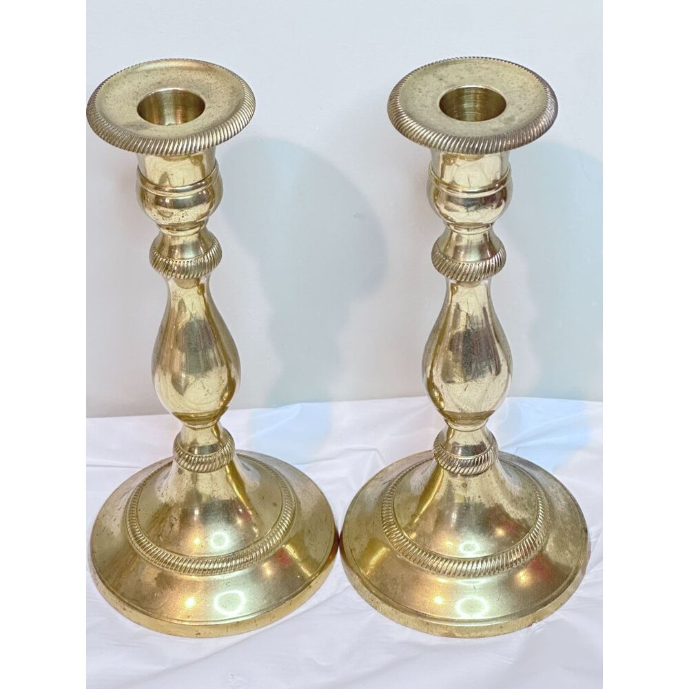 Two Solid Brass Candle Stick Holders Heavy Oval Base Artistic 8 1/4“ Vtg